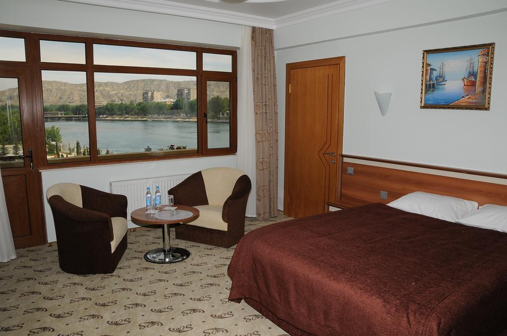 מינגסוויר River Side Hotel חדר תמונה